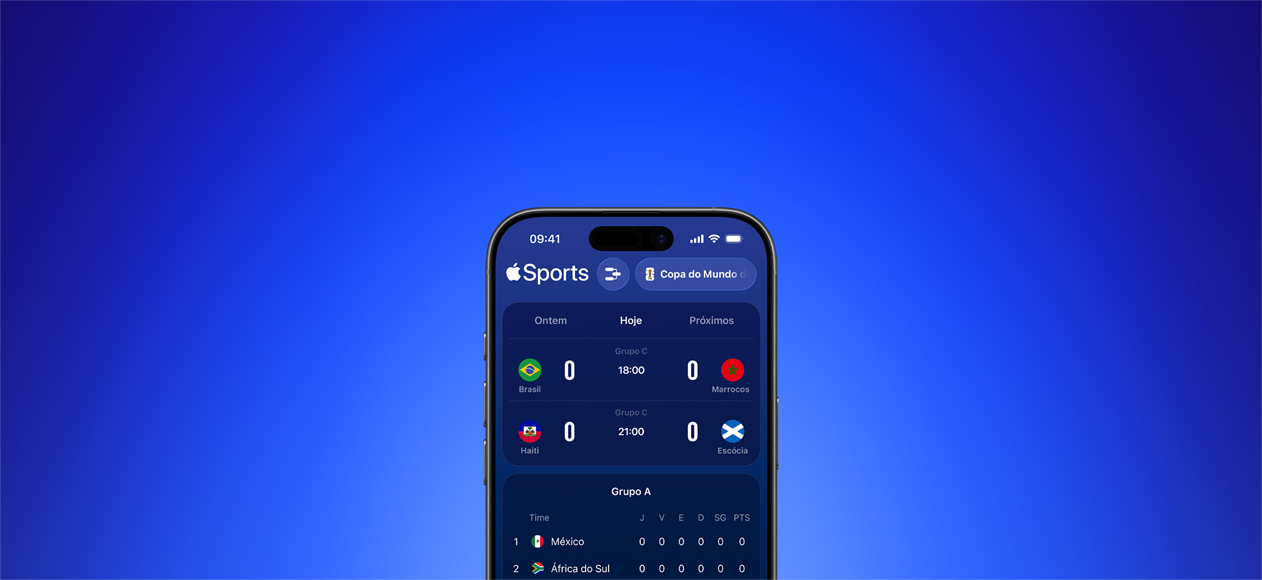 Parte da frente do iPhone 17 Pro, com a tela do app Apple Sports exibindo o placar de vários jogos de futebol e a classifica??o dos times
