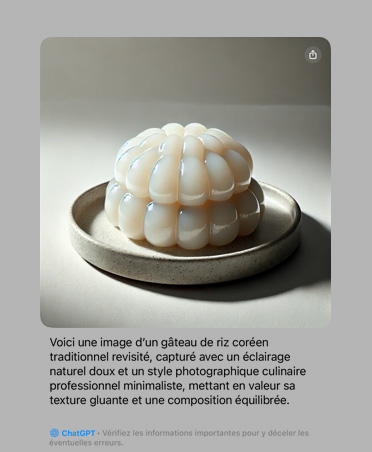 Photo d’une représentation expérimentale d’un gateau de riz coréen traditionnel, avec une explication des caractéristiques de la photo générée par Apple Intelligence avec intégration de ChatGPT