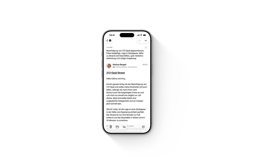 Drei iPhone Ger?te zeigen Apple Intelligence: Voicemail zusammenfassen, Notizen und Anrufe aufnehmen und zusammenfassen und E?Mails zusammenfassen