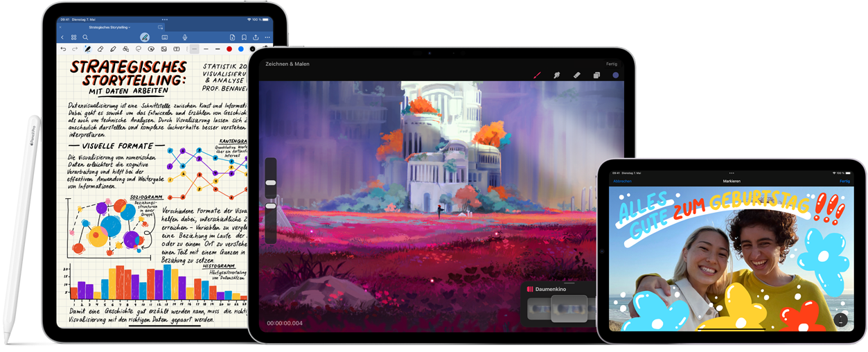 Bild des Apple Pencil Pro und des Apple Pencil USB-C neben mehreren iPad Ger?ten, die Beispiele handschriftlicher Notizen und farbiger Illustrationen zeigen, die mit dem Apple Pencil erstellt wurden