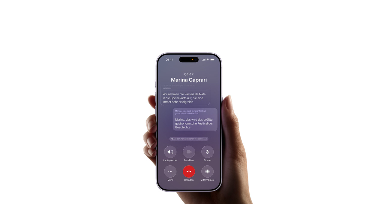 Eine Hand h?lt ein iPhone 17, um das Apple Intelligence Feature Live übersetzung zu demonstrieren