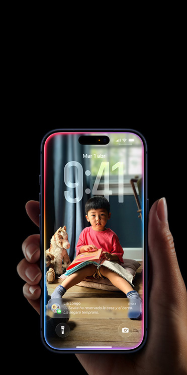 Pantalla de un iPhone, dise?o de borde a borde con Liquid Glass en iOS 26