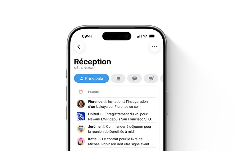 Un iPhone affichant la bo?te de réception de l’app Mail, avec les messages importants en haut