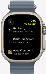 Apple Watch 螢?zāi)伙@示 Fitness+ 歌單，包括 Daft Punk、Chris Lorenzo、The Beach Boys 的歌曲