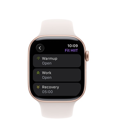 Apple Watch Series 11, aranyszín? titántok, Edzés app, egyéni edzés kártyája, szíj, lágy rózsaszín sportszíj