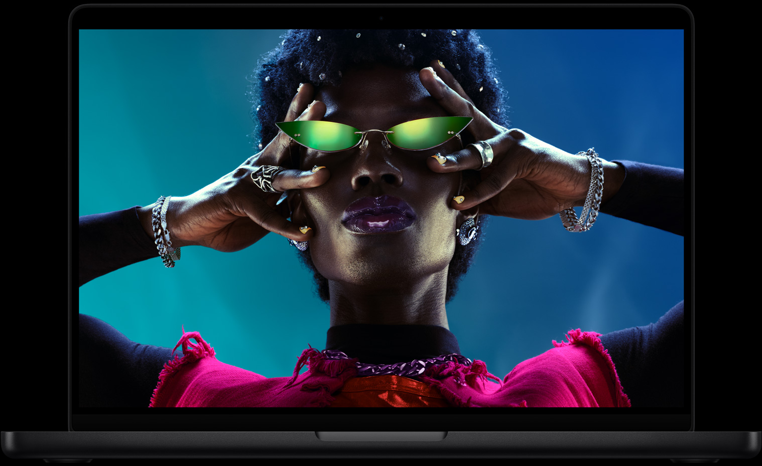 ???? MacBook Pro ????? ???? ????? ????? ?????? ?????? ?? ???? ????? ???? ????? ?????? XDR ??????? ???????