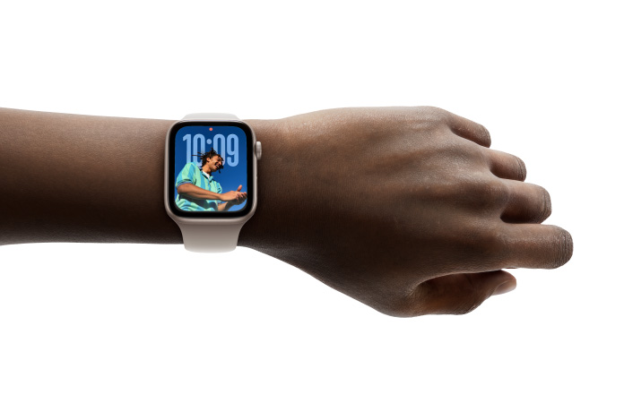 ???? ?????? ????? Apple Watch ?????? ????? ?? ???? ????? ??? ????? ????? ????? ????? ?????? Liquid Glass ??????