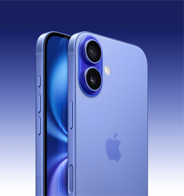 群青色外觀的 iPhone 16，展示螢?zāi)坏囊徊糠?，斜角度展示?dòng)作按鈕、音量按鈕和側(cè)邊按鈕；機(jī)身背面展示先進(jìn)的雙相機(jī)系統(tǒng)位於左上角。