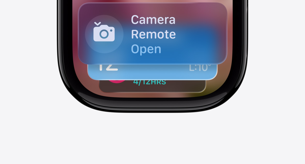 未有配襯錶帶的亮黑色 Apple Watch，錶面顯示智慧型疊放提示的指示