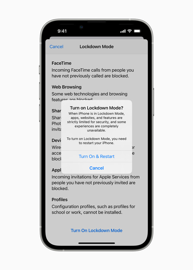 Ekran iPhone’a przedstawiaj?cy now? funkcj? Tryb blokady, która pyta u?ytkownika o?w??czenie tej opcji.