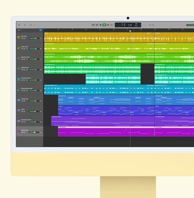 Sar? iMac. Ekranda GarageBand g?rülüyor