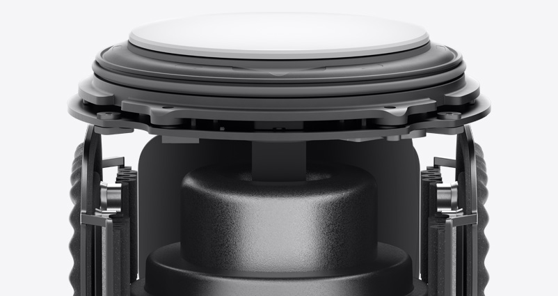HomePod miniのメッシュカバーが取り外され、內(nèi)部の部品の様子が見えている