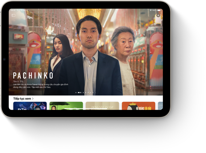iPad mini ? ch? ?? xem ngang ?ang hi?n th? các ?? xu?t trong ?ng d?ng Apple TV.