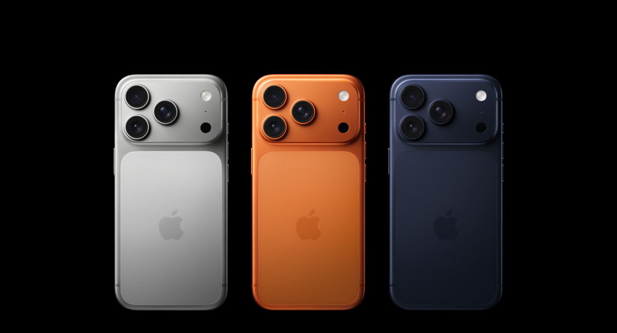 iPhone 17 Pro, v? ngoài m?t sau, c? ba màu, B?c, Cam V? Tr?, Xanh ??m, h? th?ng camera Pro Fusion ? góc trên bên trái, 3 ?ng kính, micr?, ?èn flash, logo Apple ? gi?a