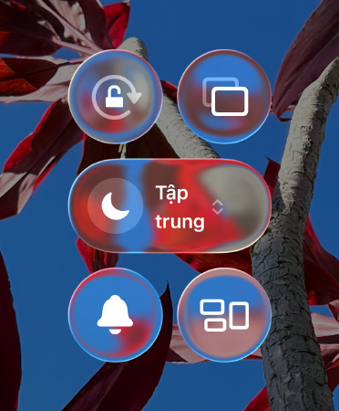 Màn hình chính ??y màu s?c c?a iPhone v?i các ?ng d?ng và ti?n ích theo phong cách Liquid Glass trong su?t